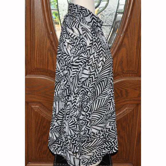 Fashion Bug Black & White 3/4 Length Sleeve Button Down Blouse - Picture 5 of 6